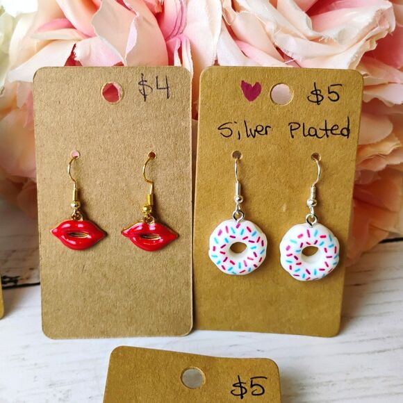 10 Novelty Cute Earring Lot/Bundle Resellers Teapot, Lips, Bears, Daisy NEW - Picture 4 of 4